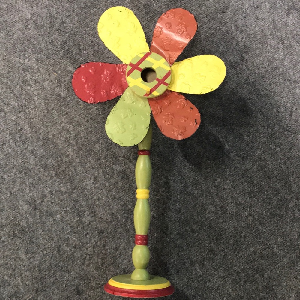 Broyhill Flower Decor